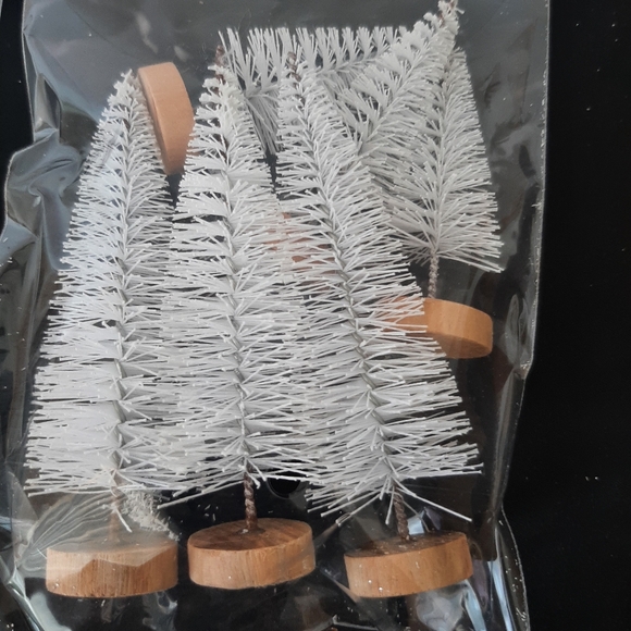 Bottlebrush Trees Christmas House Seasonal Collection Lot of 2 White Home Decor - Picture 7 of 8